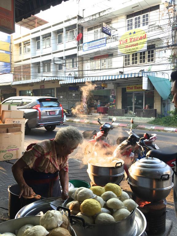 Tid Tarad Hostel Hua Hin Bagian luar foto