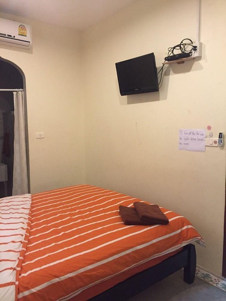 Tid Tarad Hostel Hua Hin Bagian luar foto