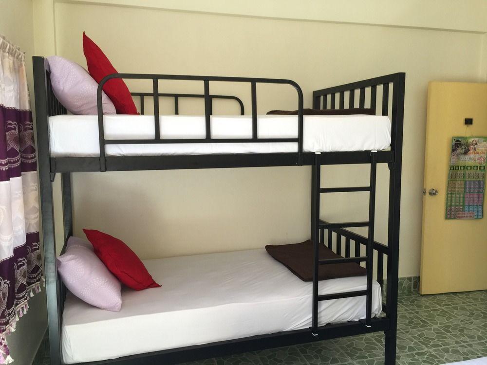 Tid Tarad Hostel Hua Hin Bagian luar foto