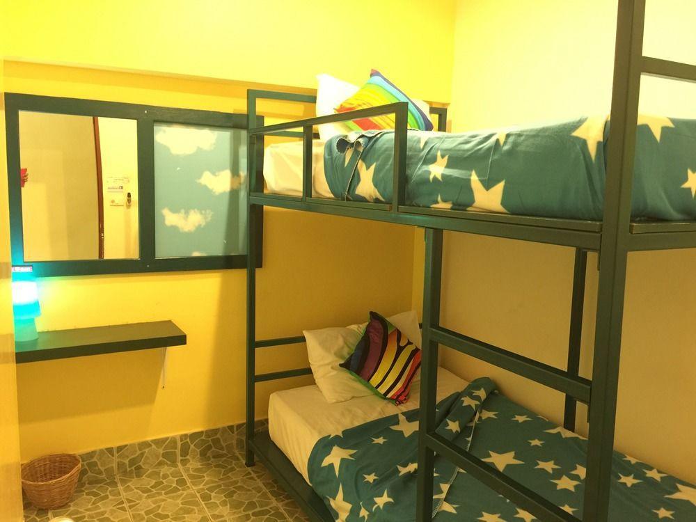 Tid Tarad Hostel Hua Hin Bagian luar foto
